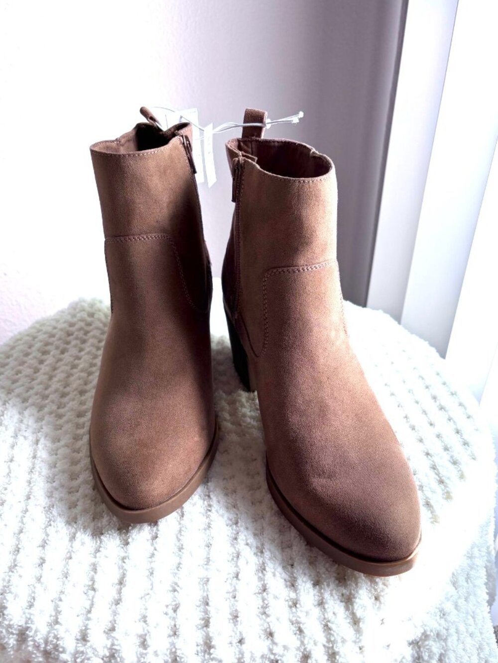 NEW!! - OLD NAVY Faux Suede Western Ankle Boots - TAN - Size 10